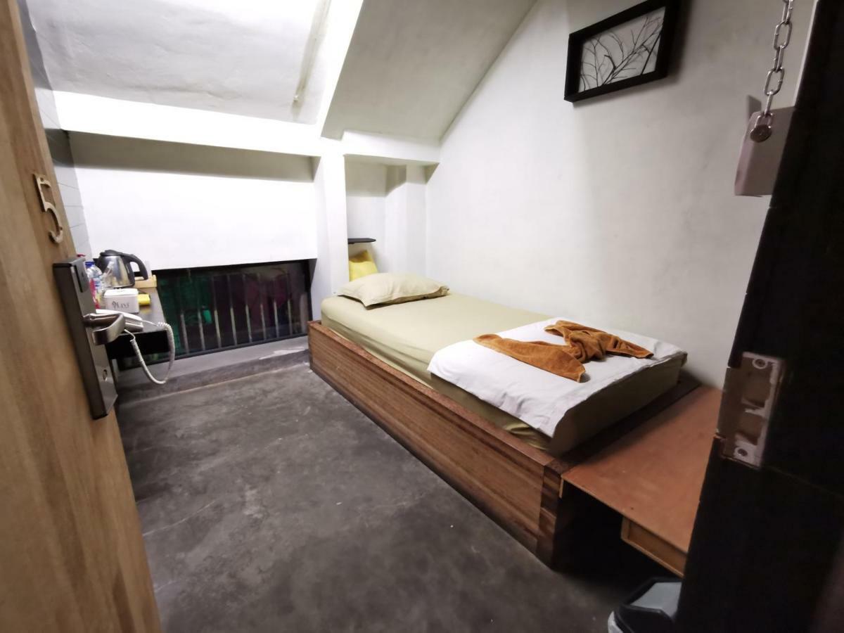 Hotel Bat & Arrow Padang  Zimmer foto
