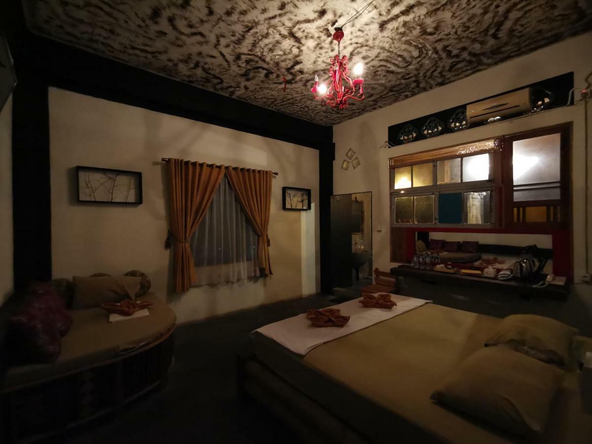 Hotel Bat & Arrow Padang  Zimmer foto